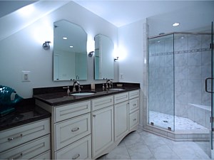 Floor Master Bathroom
